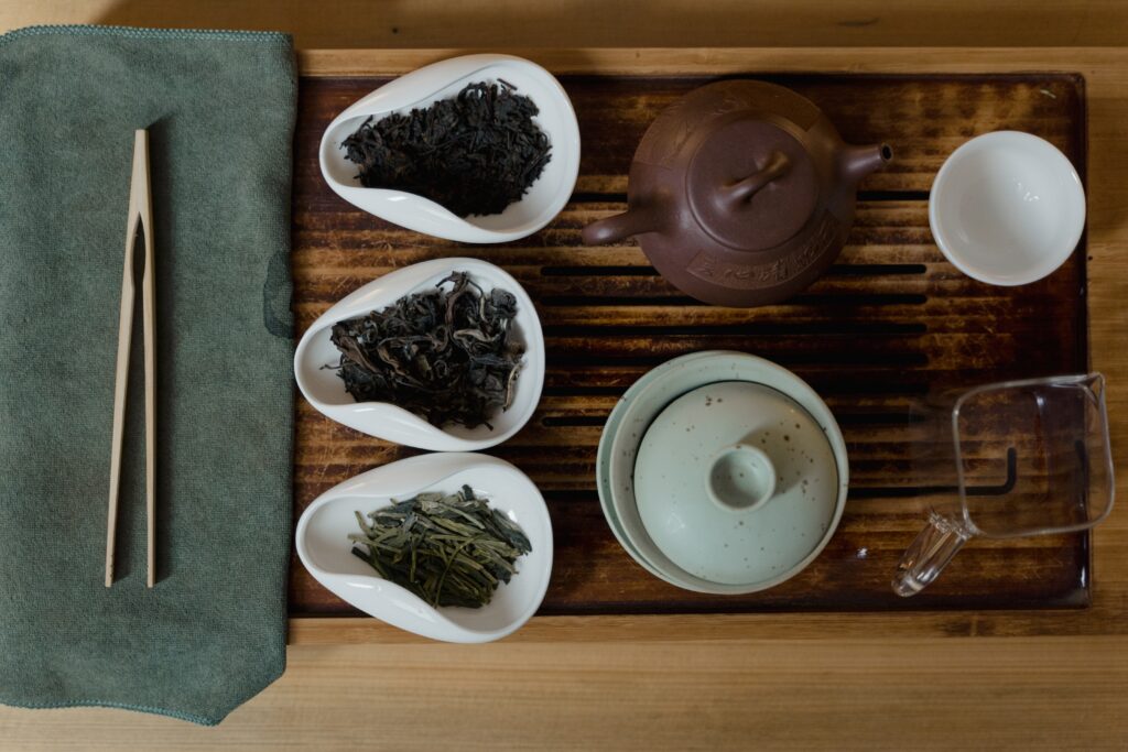 According to the Gift-giving Etiquette in China, Chinese tea is always a good idea for a gift